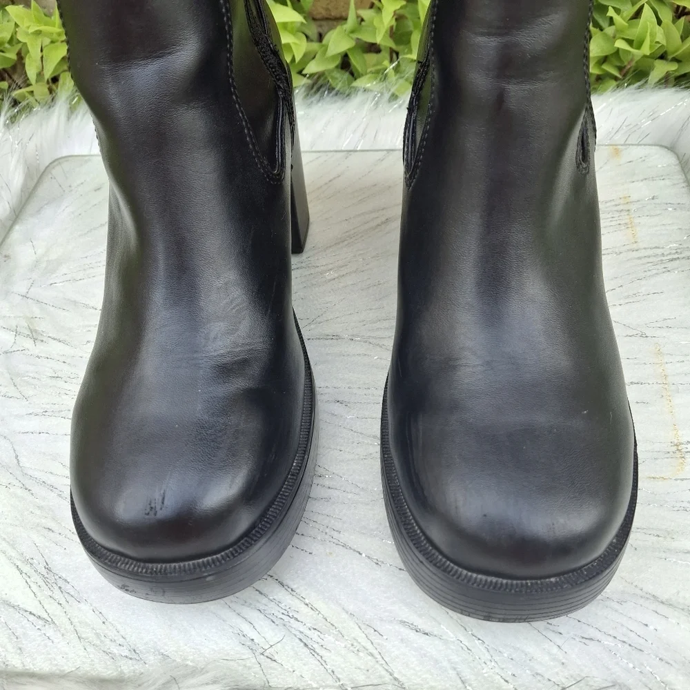 Urban Outfitters Mid-Calf Side Zipper Block Heel Black Boots   Women Size 7 - Picture 6 of 16